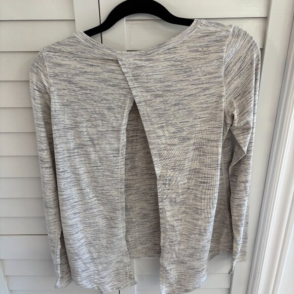 Zyia Long sleeve Workout top with tie - Picture 4 of 7